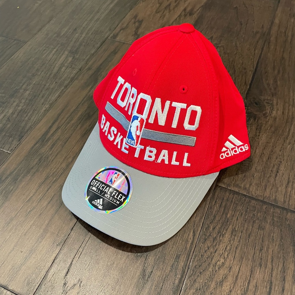 Adidas- Toronto Raptors - Fitted Hat - Sz Small/Medium